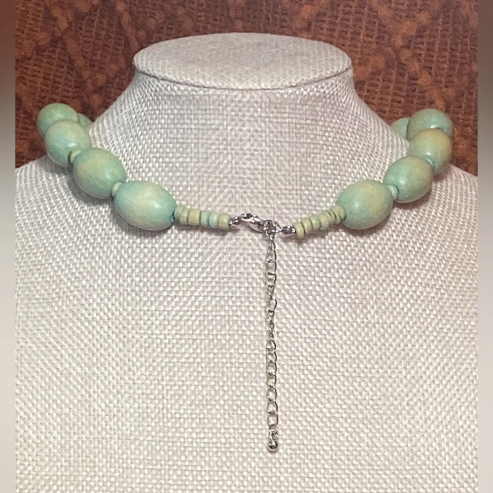 🕸️ Vintage Boho Wooden Beaded Necklace With Large Oval Wood Pendant